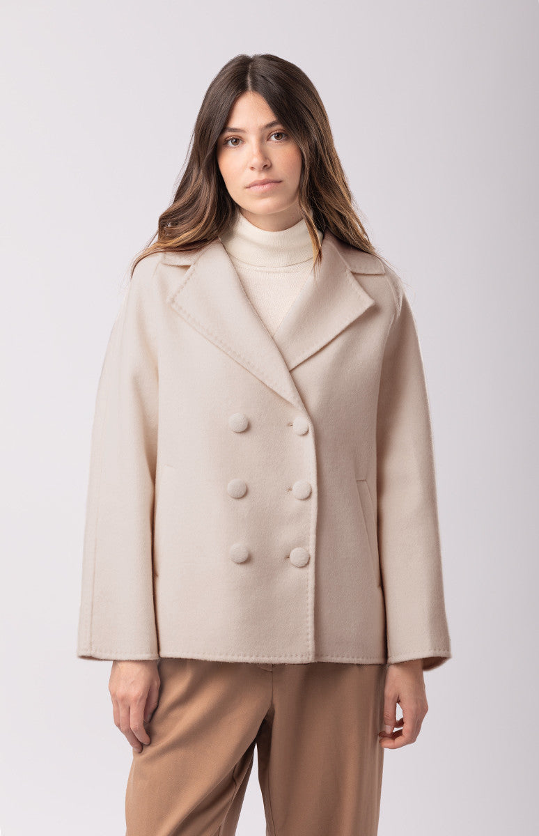 Trench Corto Donna: Come Abbinarlo Primavera 2025 | IO Donna