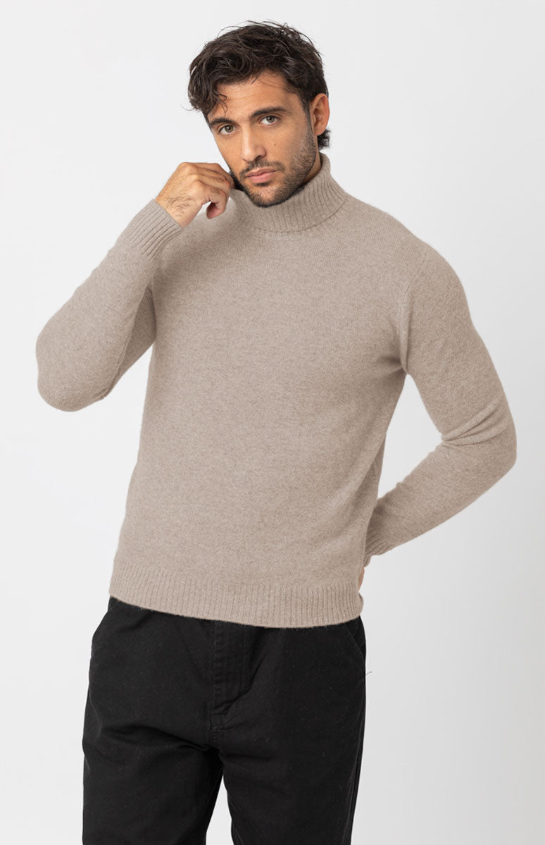 Dolcevita uomo: come abbinarlo all'outfit