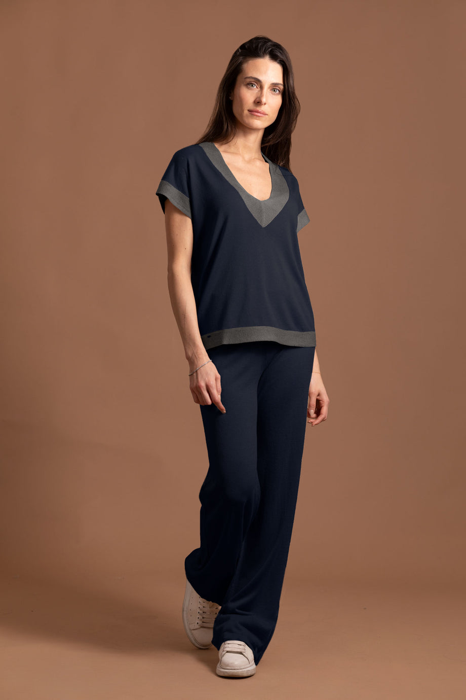 Oltre BIMATERICA CON SCOLLO A V - Maglietta A Manica Lunga - Blu - Foto 13